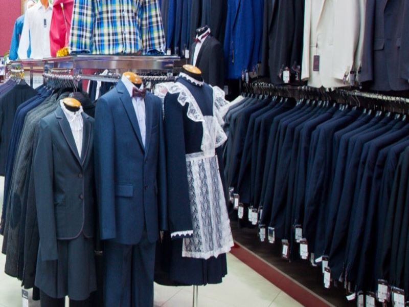 Обеспечение учащегося школьной формой.